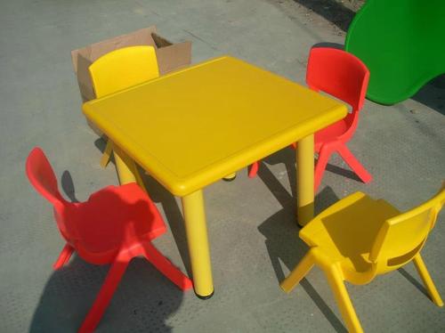 桌椅,重庆幼儿园设备,重庆幼儿园设施,重庆幼儿园玩具,重庆幼儿园家具